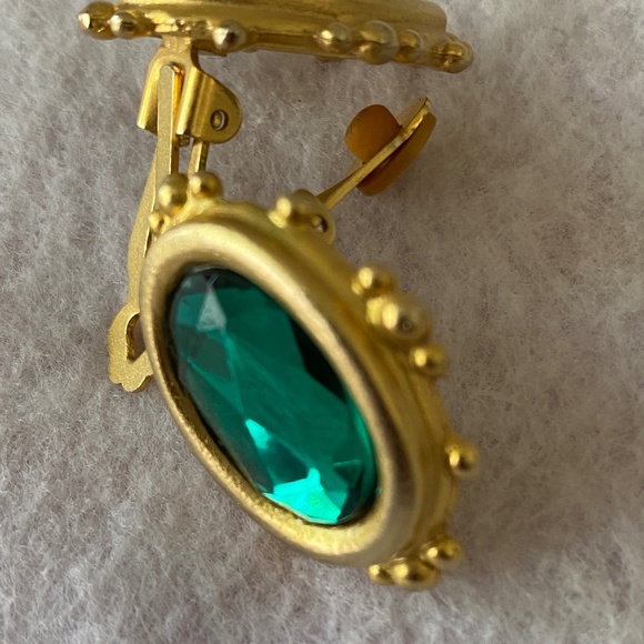 GREEN Glass Byzantine Matte Gold Clip On Statement Earrings - Picture 4 of 7